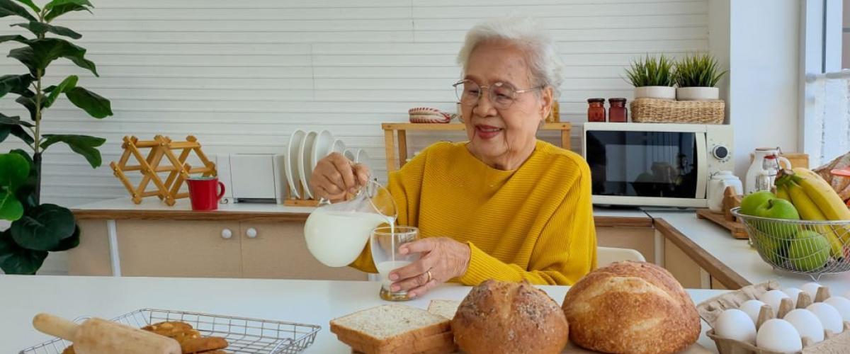 Benefits of drinking milk for seniors