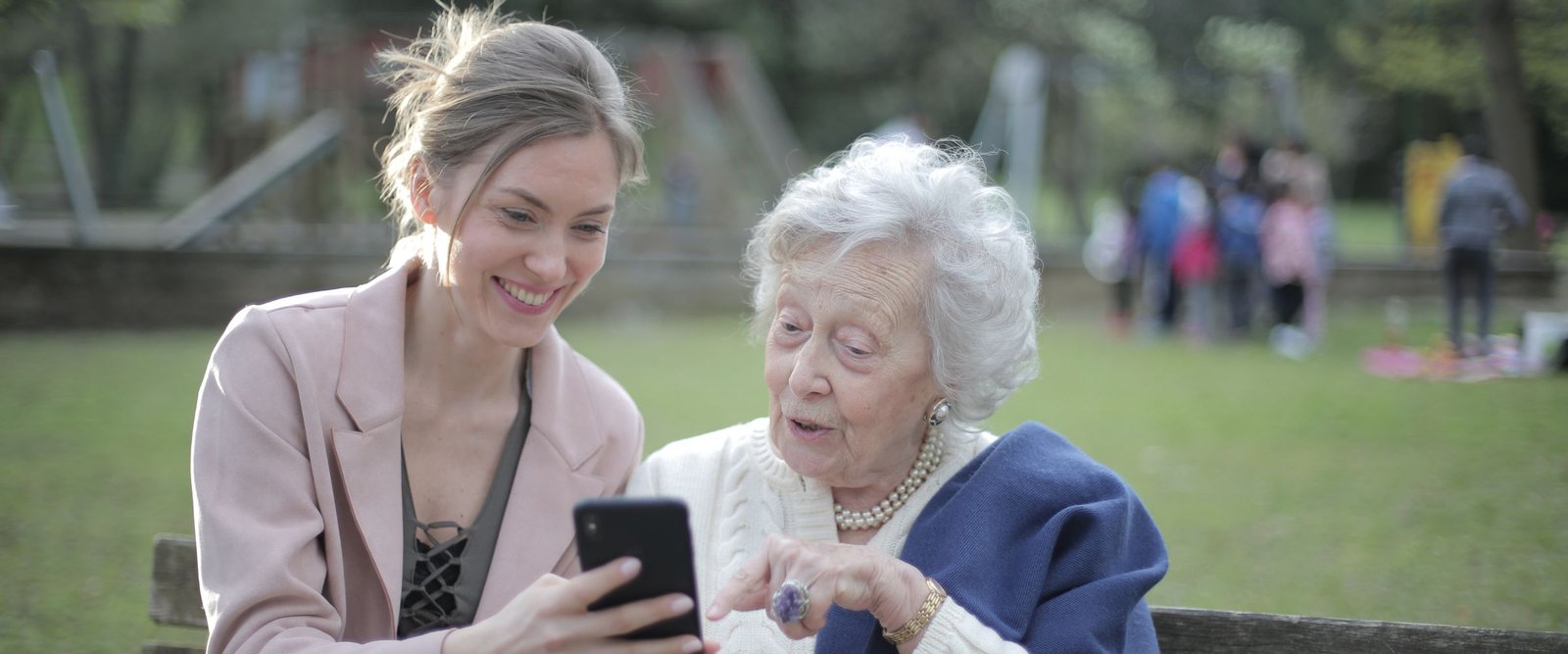 What Causes Digital Dementia and What Latest Research Says About It?