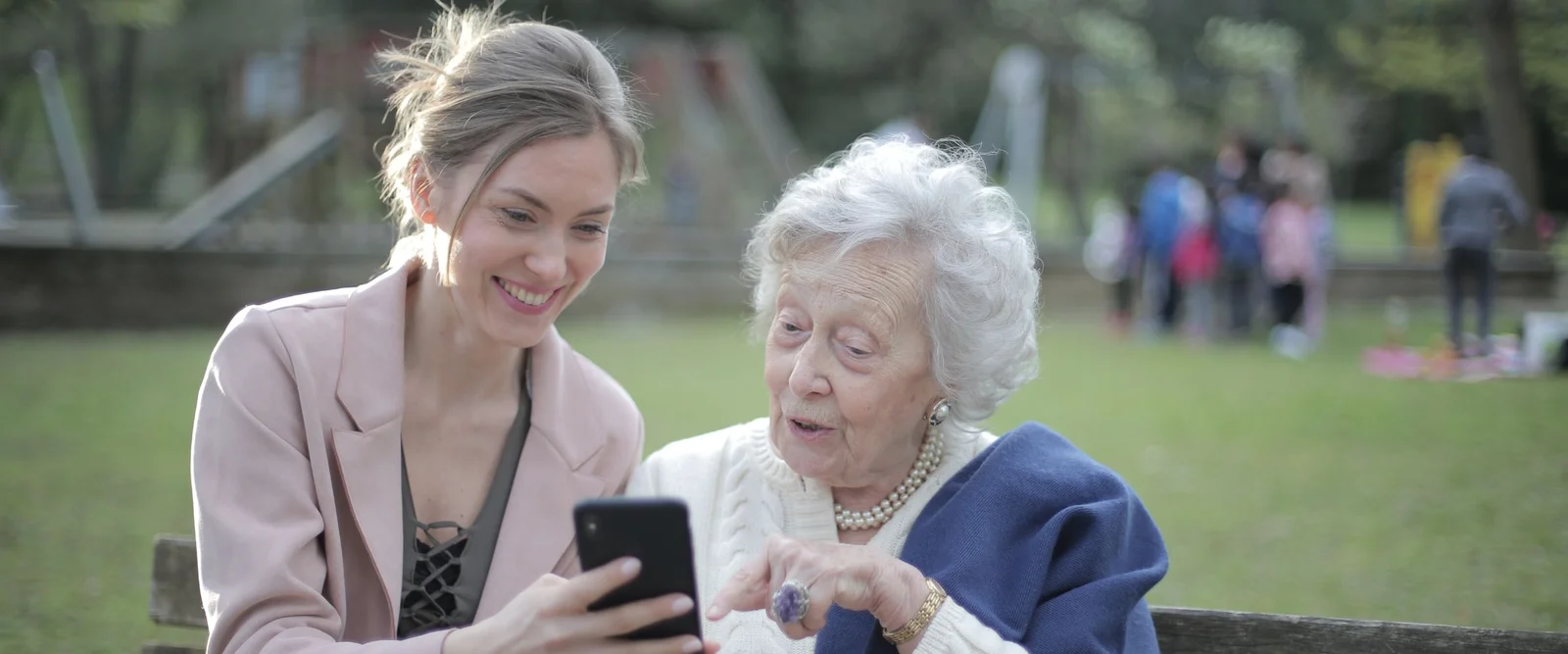 What Causes Digital Dementia and What Latest Research Says About It?